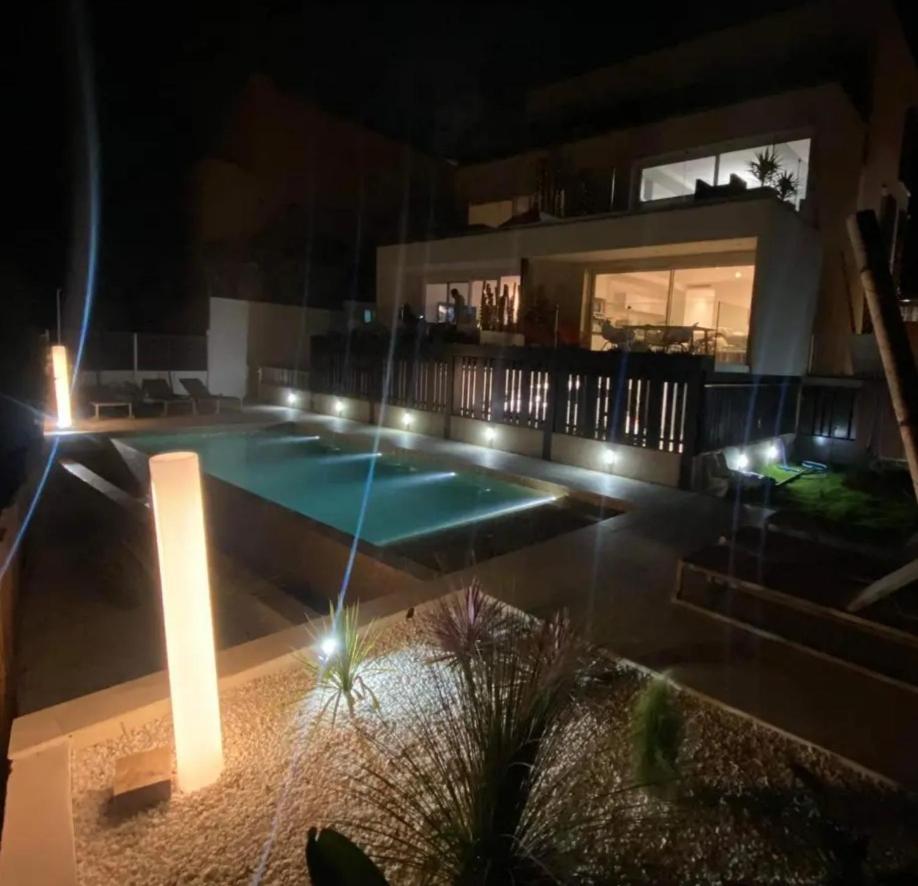 L'Armonia Entre La Farella I Cau Del Llop Apartment Llanca Bagian luar foto